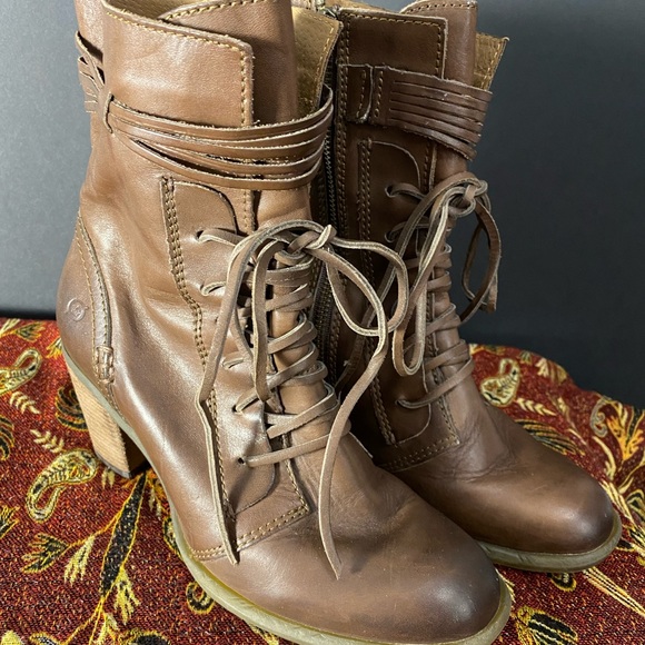 Born lace-up boots - Picture 3 of 7